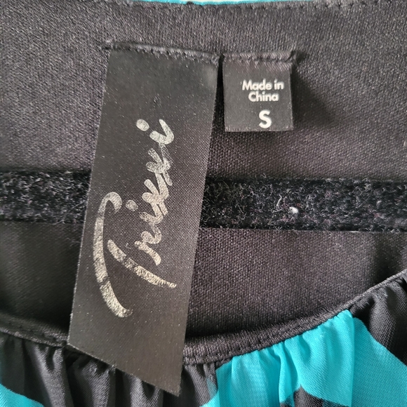 Trixxi Chevron Print Mini Dress Size Small - Picture 3 of 5